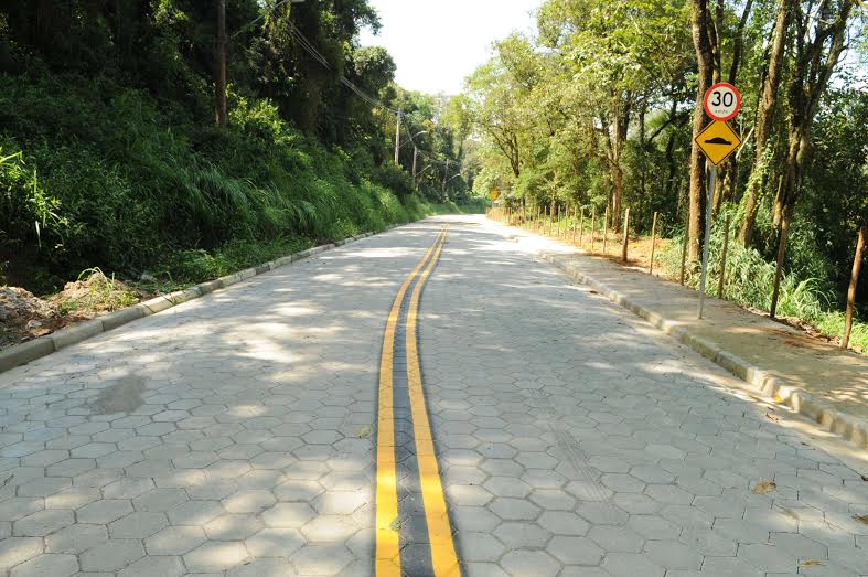 pavimentacao-agua-azul