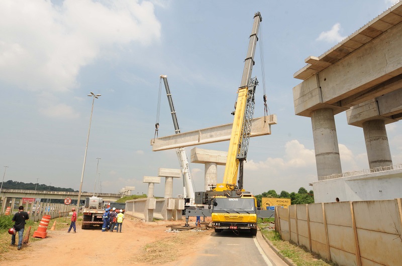 Assunto: Lançamento das Vigas da Linha 13 - Jade da CPTM Local: Obra nas proximidades do Aeroporto Data: 29.03.2016 Foto: William Benicio/PMG