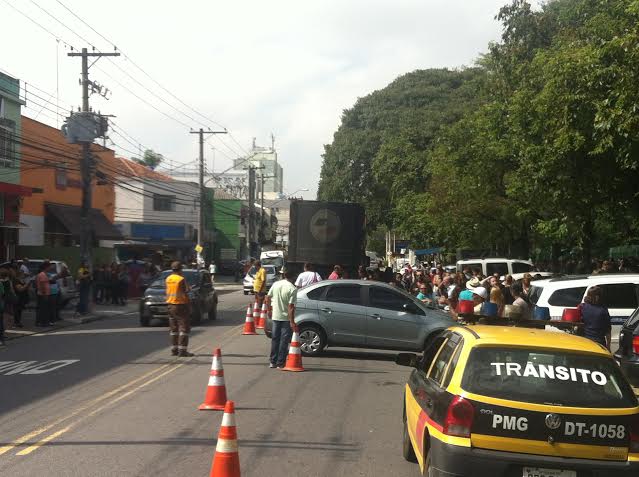 protesto-professores-bom-clima