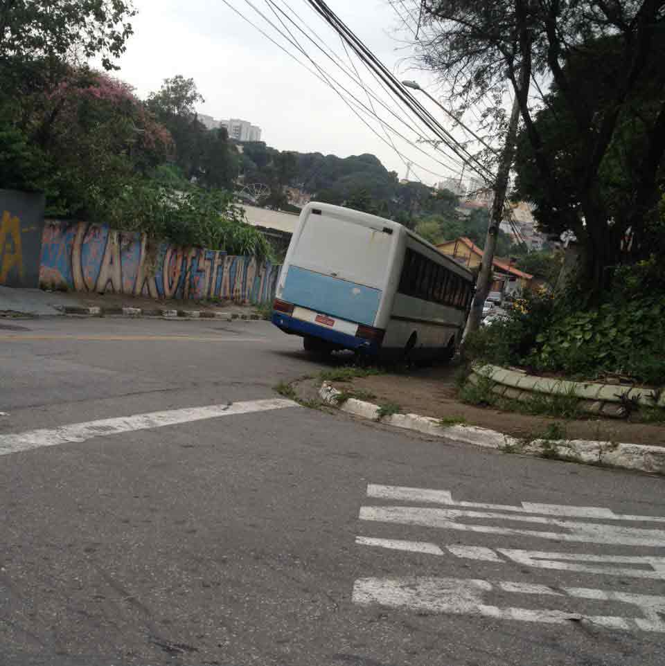 onibus-abandonado-guarulhos