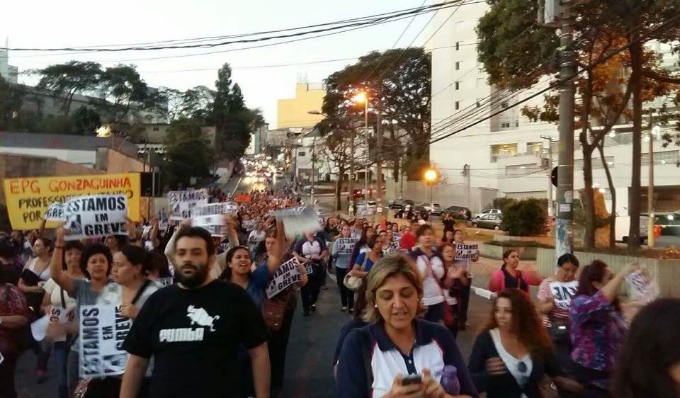 professores-em-greve-em-guarulhos