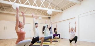 Prefeitura abre inscrições para aulas de yoga no Teatro Padre Bento